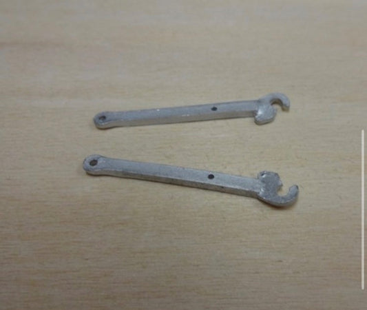 2 x Tractor Lift Link Arms 1:32 Scale by Artisan 32 20902