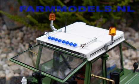 5 x Blue Top Lights with White Bracket 1:32 Scale by Artisan 32 22303