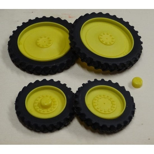 Set of 4 Yellow Row Crop Wheels 1:32 Scale by Artisan 32 37012/J + B