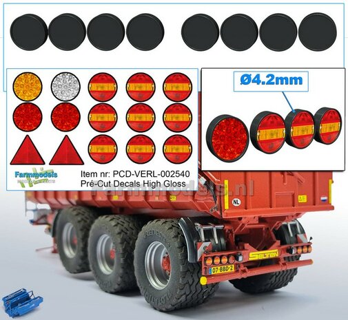 8x TAIL LIGHTS with BLACK HOUSING Ø 4.2mm + 9x HAMBURGER + 4x Other Tail Lights + 2x Triangular reflectors, all with HIGH GLOSS 1:32 472323