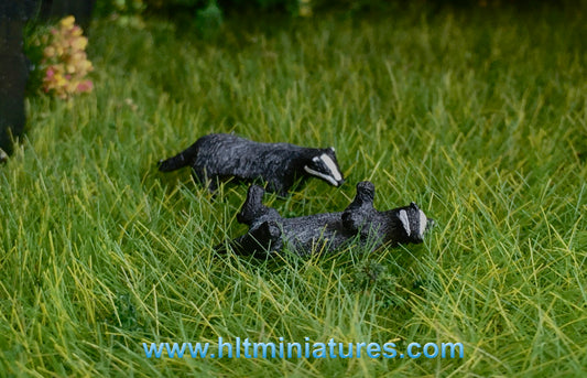 Badgers (2) 1:32 Scale Wildlife by HLT Miniatures FAB18
