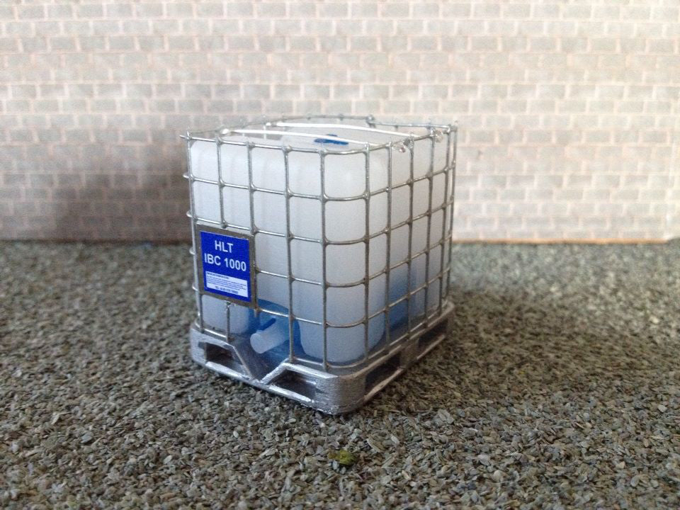 FB065A Adblue IBC Tank 1:32 scale by HLT Miniatures