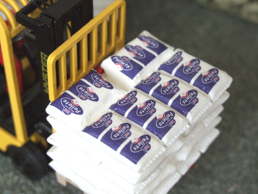 Sugar Beet Pellets/Meal Sacks 1:32 Scale by HLT