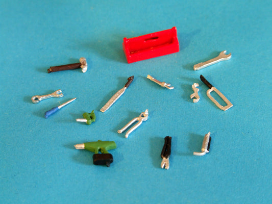 WM027 14x Toolbox and Tools Painted 1:32 scale by HLT Miniatures