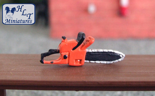 WM041O Petrol Chainsaw (Orange) 1:32 scale by HLT Miniatures