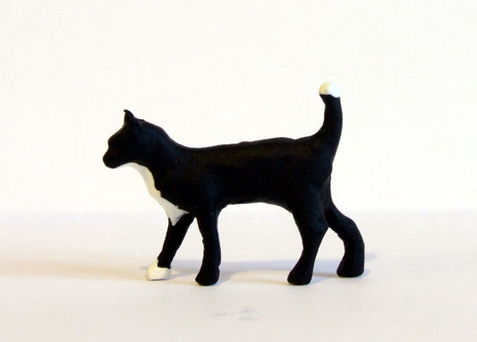 WMA01 Walking Cat 1:32 Scale by HLT Miniatures
