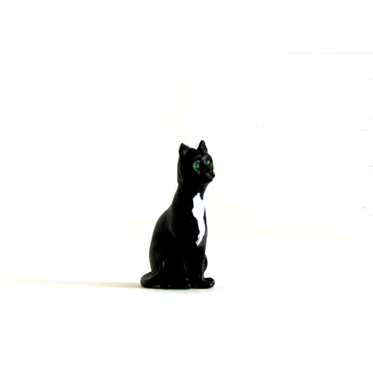 WMA04 Sitting Cat Black/Ginger/Tortoiseshell by HLT Miniatures