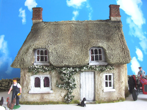 C17 Thatched Cottage House by JG Miniatures