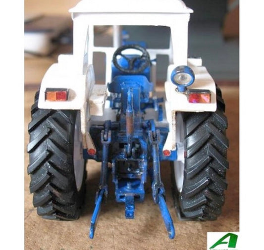 Rear Linkage (with stabilisers) for Tractors 100-250hp Kit 1:32 Scale by Artisan 32 20968 (04104)