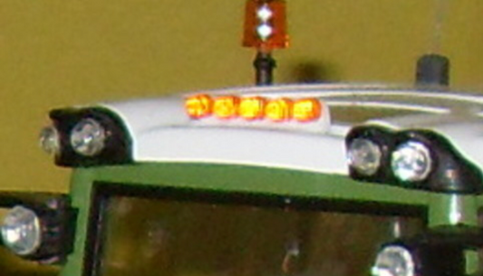5 x Toplights/spotlights with White Bracket Truck Cab, Tractor etc 1:32 Scale by Artisan 32 22301