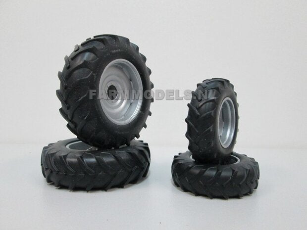 Tire set Case IH 1455 Schuco, front axle Ø 42.4 mm / rear axle Ø 57.6 mm, 1:32 34905