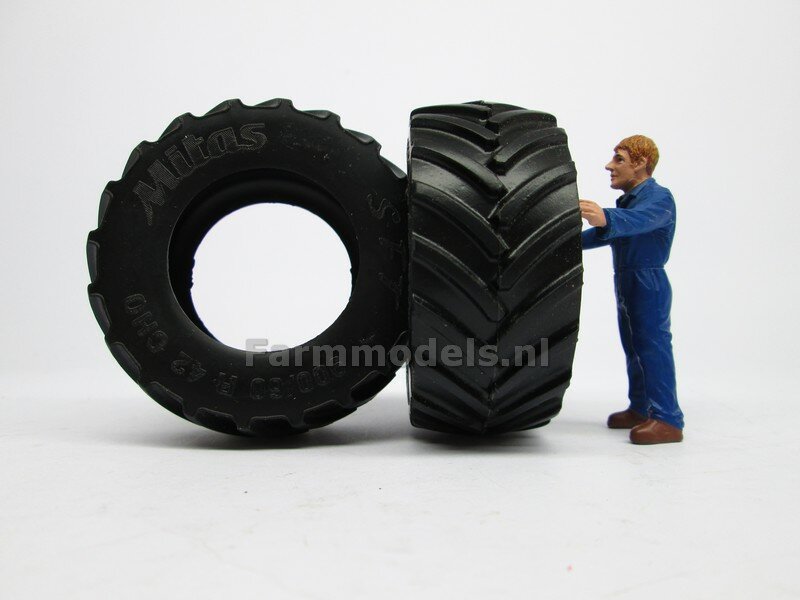 Mitas 900/60 R42 tire set Ø 65.2 x 27.7 mm WITHOUT RIMS 1:32 36245