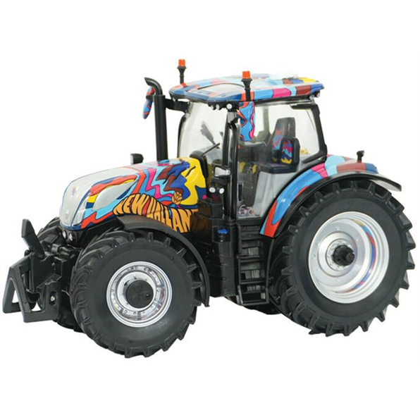 43392 Britains Basildon 60th Anniversary New Holland T7.300 Tractor 1:32 scale New BOXED
