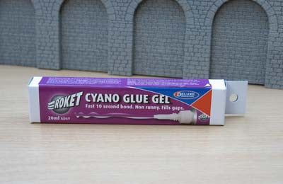 Roket Cyrano Non-Runny Glue Gel 20ml by Deluxe EXP46035