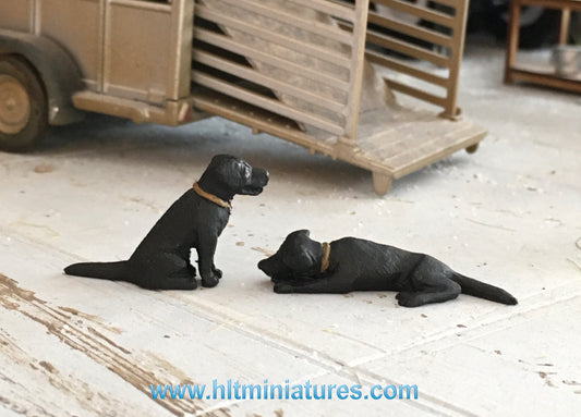 Black Labrador Gun Dogs (2) 1:32 Scale by HLT Miniatures FAB19