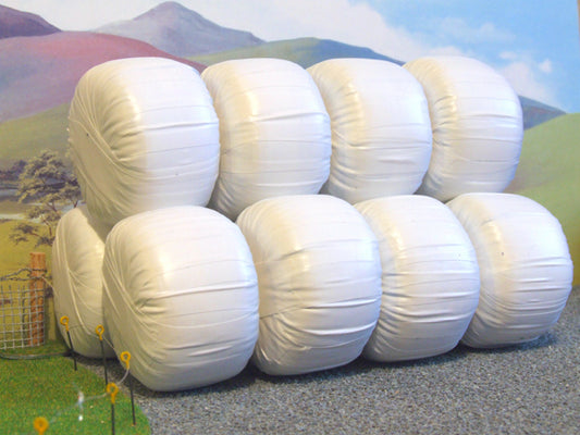 FB035W 10x Wrapped Silage Bales 1:32 Scale - White by HLT