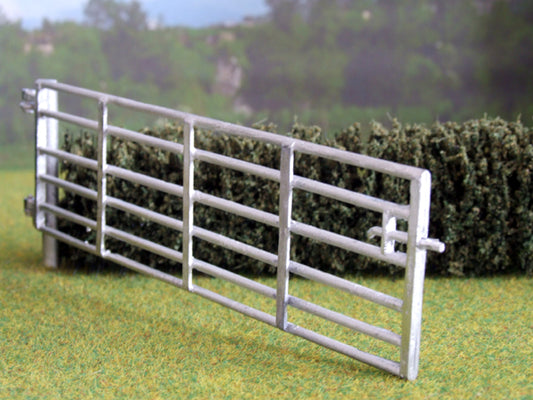 Gate and Post Set 12ft 1:32 Scale by HLT Miniatures WM035