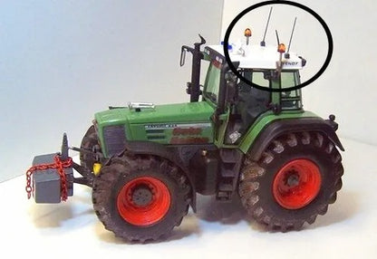 4 x Aerials/Antenna with blocks/cups 1:32 Scale by Artisan 32 340721