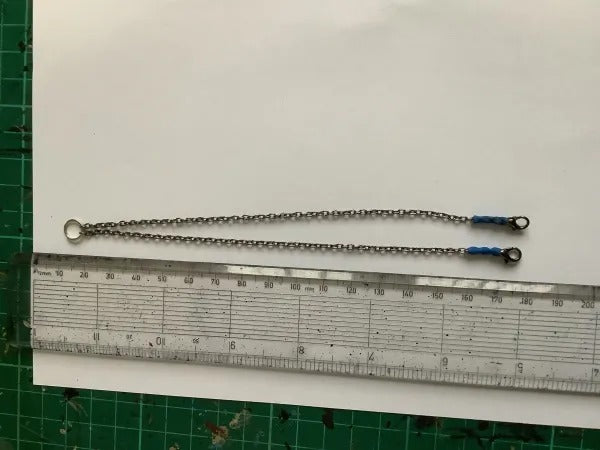 2 Hook and Chain Lifting Gear Set 1:32 FAB22